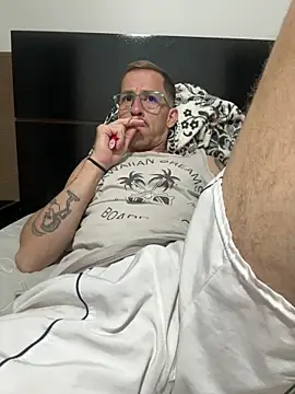 Lucasjandre online show from April 2026 12:34:01 AM