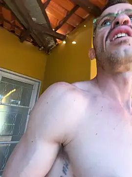 Lucasjandre online show from April 2026 10:27:01 AM