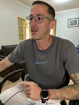 Lucasjandre online show from March 2026 02:04:01 PM