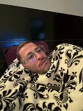 Lucasjandre online show from April 2026 09:55:01 AM