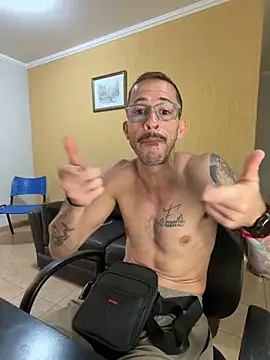 Lucasjandre online show from May 2026 11:58:02 AM