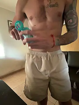 Lucasjandre online show from June 2026 08:10:01 PM