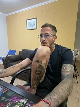 Lucasjandre online show from June 2026 11:56:01 PM
