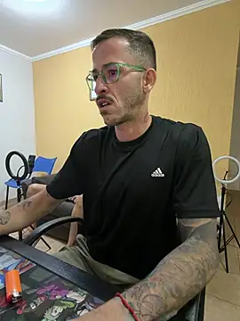 Lucasjandre online show from June 2026 12:49:02 AM