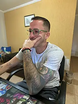 Lucasjandre online show from August 2026 12:21:02 PM