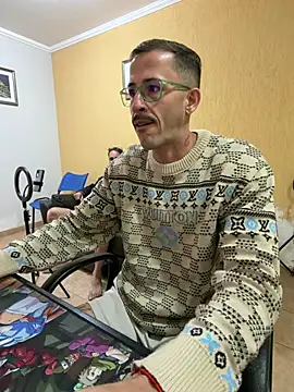 Lucasjandre online show from June 2026 02:33:01 PM