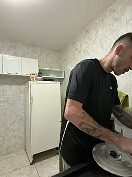 Lucasjandre online show from August 2026 12:09:01 AM