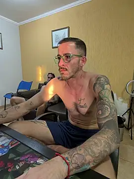 Lucasjandre online show from June 2026 08:19:01 PM