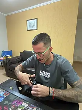 Lucasjandre online show from July 2026 11:02:02 PM
