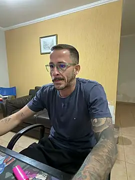 Lucasjandre online show from August 2026 09:31:02 PM