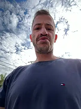 Lucasjandre online show from August 2026 12:10:01 PM