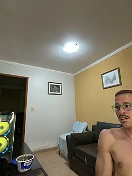 Lucasjandre online show from May 2026 01:04:01 AM