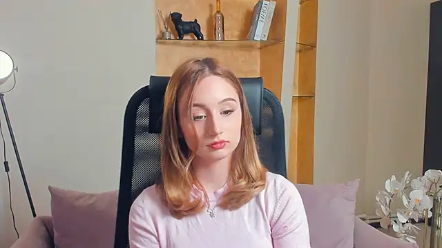 ReinaHenslin online show from November 2025 08:31:02 AM