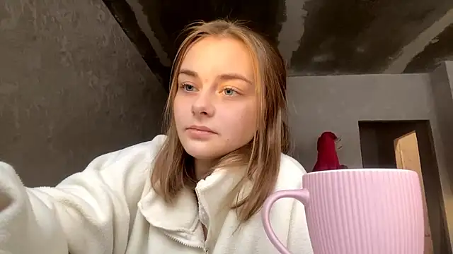 GeralynChiszar online show from November 2025 10:09:01 AM