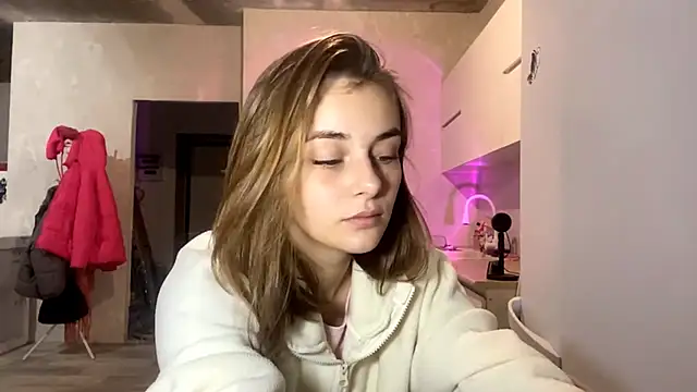 GeralynChiszar online show from November 2025 08:31:02 PM