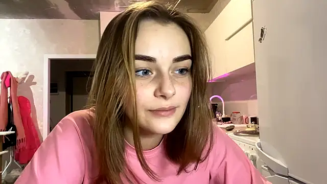 GeralynChiszar online show from November 2025 08:20:02 PM