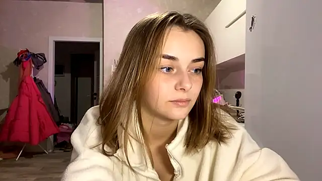 GeralynChiszar online show from December 2025 01:04:02 AM