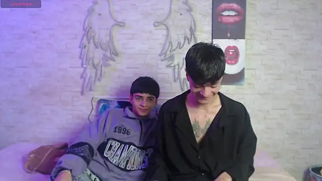 axel milo kairo and noa online show from December 2025 03:36:02 PM