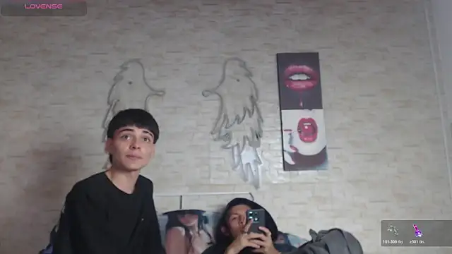 axel milo kairo and noa online show from November 2025 09:26:02 PM