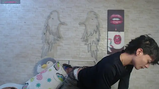 axel milo kairo and noa online show from January 2026 02:09:02 PM