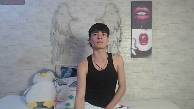 axel milo kairo and noa online show from January 2026 10:13:01 PM