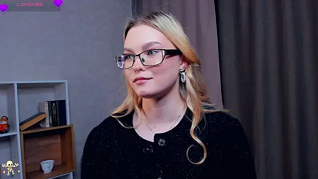 HyoGrodin online show from November 2025 05:13:01 AM