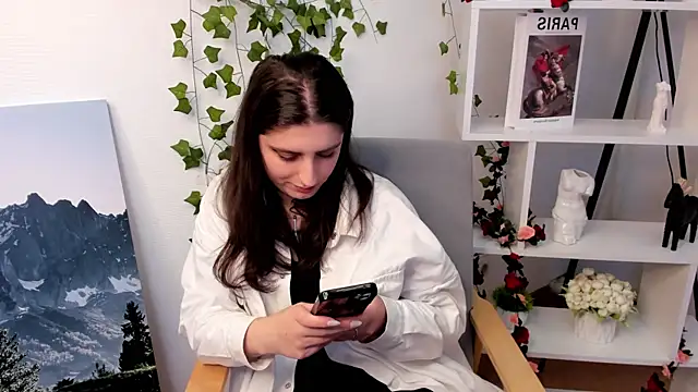 MikaClausing online show from November 2025 07:25:02 AM