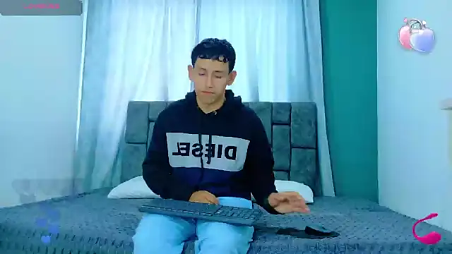 Snapshot of FelipeGonzalezz chatting on November 2025 12:42:02 PM FelipeGonzalezz online show from November 2025 12:42:02 PM