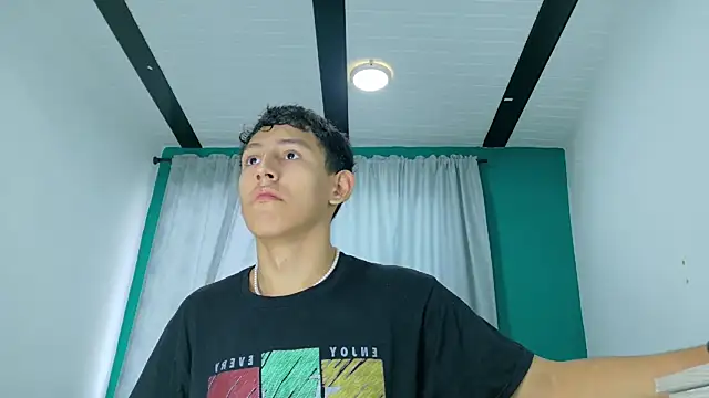 Snapshot of FelipeGonzalezz chatting on November 2025 12:28:02 PM FelipeGonzalezz online show from November 2025 12:28:02 PM