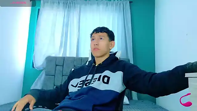 Snapshot of FelipeGonzalezz chatting on November 2025 12:49:01 PM FelipeGonzalezz online show from November 2025 12:49:01 PM