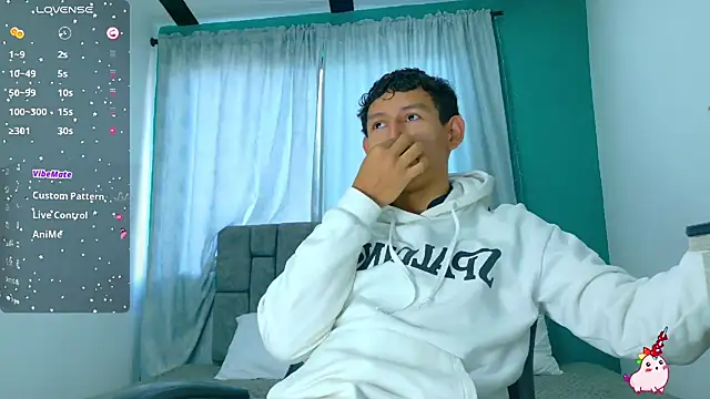 Snapshot of FelipeGonzalezz chatting on December 2025 12:37:01 PM FelipeGonzalezz online show from December 2025 12:37:01 PM