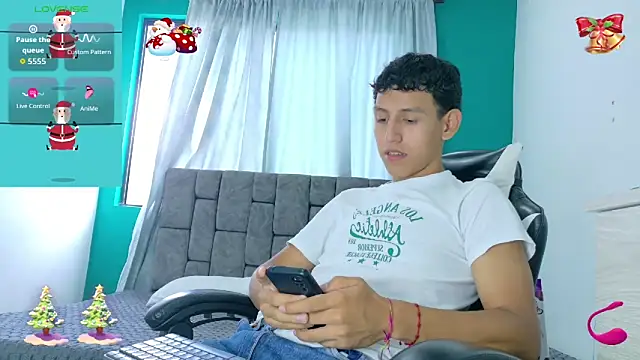 Snapshot of FelipeGonzalezz chatting on November 2025 02:17:01 PM FelipeGonzalezz online show from November 2025 02:17:01 PM