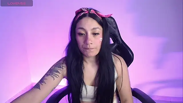 Snapshot of Millie_bobby chatting on November 2025 01:48:01 PM Millie bobby online show from November 2025 01:48:01 PM