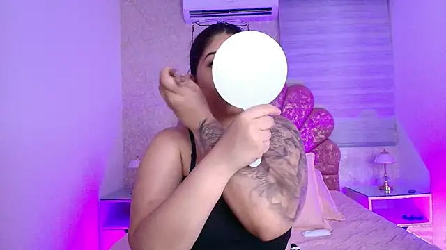 Snapshot of mia_fontana_ chatting on November 2025 12:04:02 PM mia fontana online show from November 2025 12:04:02 PM