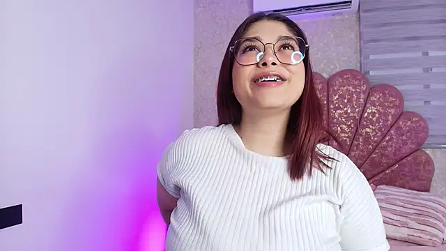 Snapshot of mia_fontana_ chatting on December 2025 12:04:01 PM mia fontana online show from December 2025 12:04:01 PM