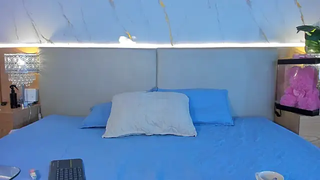 april grey11 online show from April 2026 07:49:01 PM