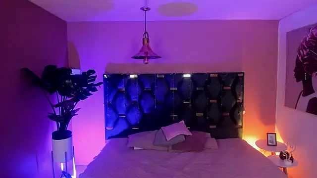 Velvet Dreamss online show from July 2026 01:01:02 PM