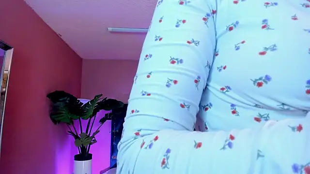 Velvet Dreamss online show from April 2026 11:55:01 AM