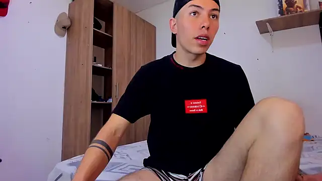 Snapshot of logan_crave chatting on November 2025 03:54:02 AM logan crave online show from November 2025 03:54:02 AM