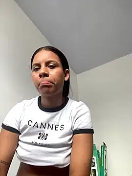 lineichun1708 online show from November 2025 01:17:01 PM