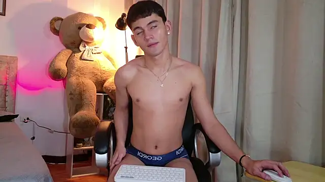 estebanperez 26 online show from May 2026 11:13:02 AM