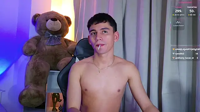 Snapshot of estebanperez_26 chatting on June 2026 11:32:02 PM estebanperez 26 online show from June 2026 11:32:02 PM