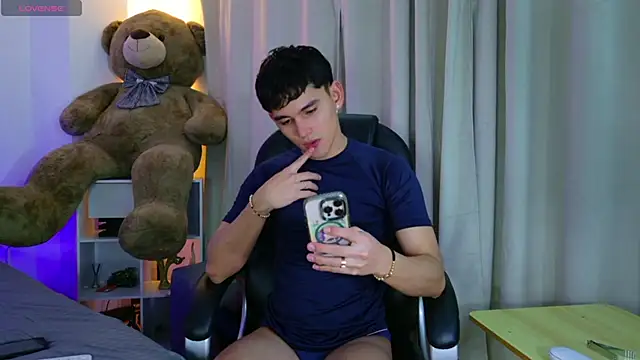 Snapshot of estebanperez_26 chatting on June 2026 08:07:02 PM estebanperez 26 online show from June 2026 08:07:02 PM
