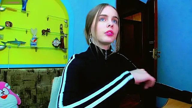 AlicaLOVEalisa777 online show from April 2026 06:24:01 PM