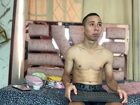 Antonella And Thiago online show from March 2026 01:23:02 PM