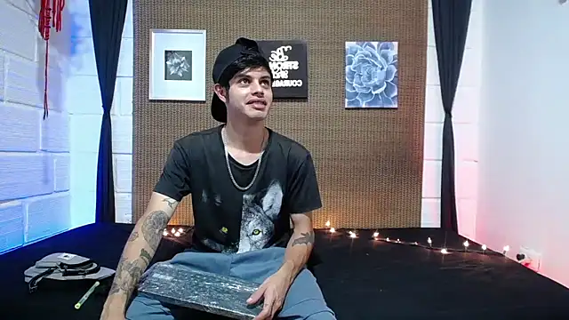 Snapshot of wild_duo777 chatting on December 2025 05:08:01 PM wild duo777 online show from December 2025 05:08:01 PM