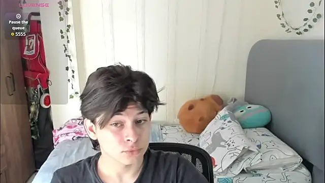 Felix kitty online show from February 2026 06:59:02 PM