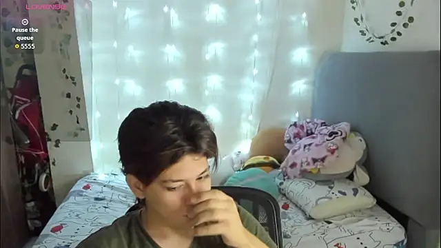 Felix kitty online show from December 2025 11:34:02 AM