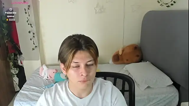 Felix kitty online show from November 2025 07:07:01 PM