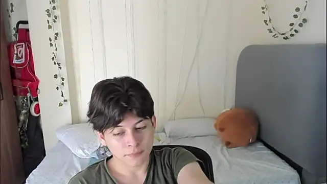 Felix kitty online show from February 2026 07:14:02 PM